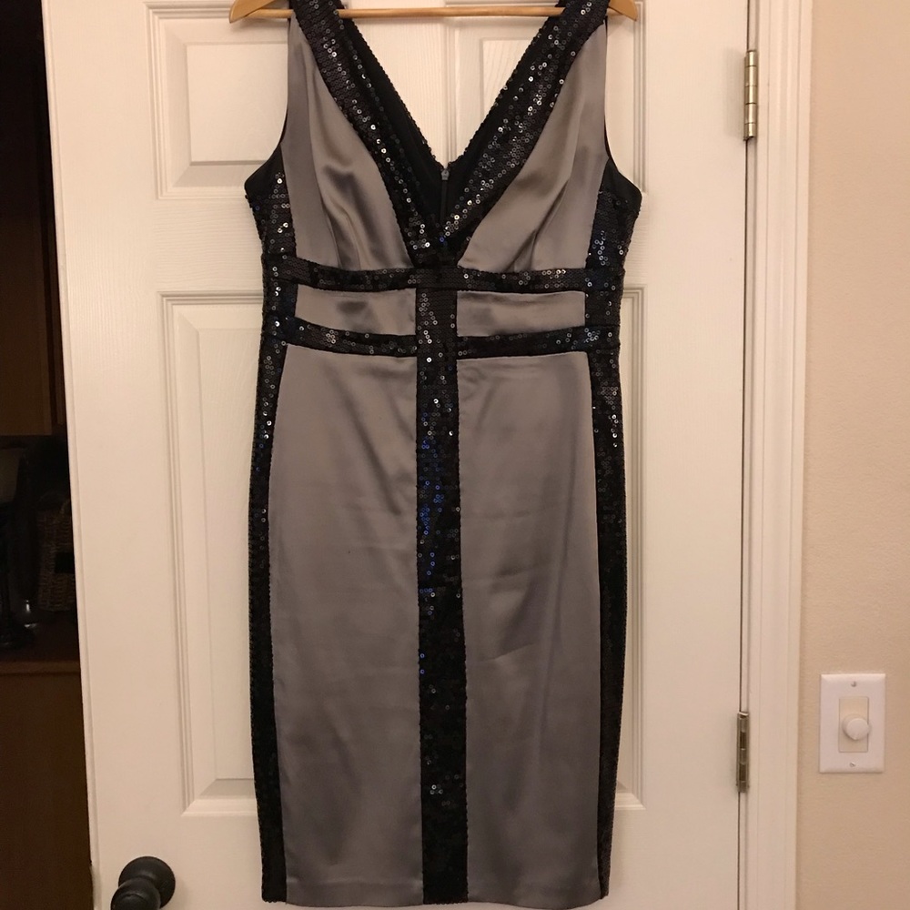 Semi Formal Dress. Gray and black. Size 14.